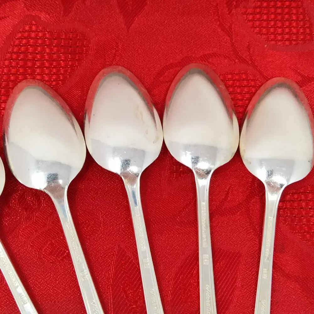 8X Tsp Rogers Bros ADORATION International SilverPlate Teaspoons Silver plated